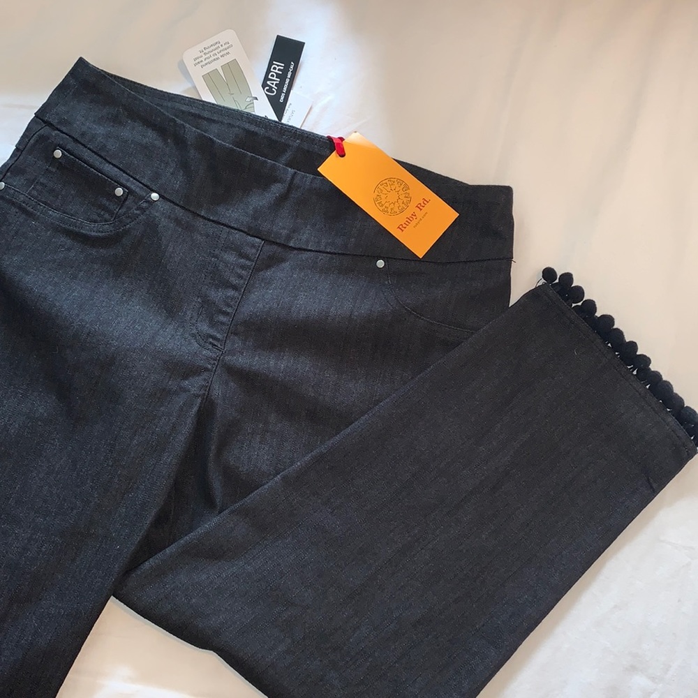 NWT Women’s 8 pants Capri Ruby Rd. Black denim